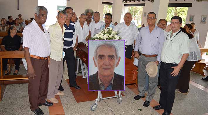 Sus amigos más cercanos hicieron parte del cuadro que le dio el último adiós a Líder, entre los que se encontraron 'yeyo' Palacio, Huguett, José Sánchez; entre otras destacables jugadores y seguidores de su fútbol.