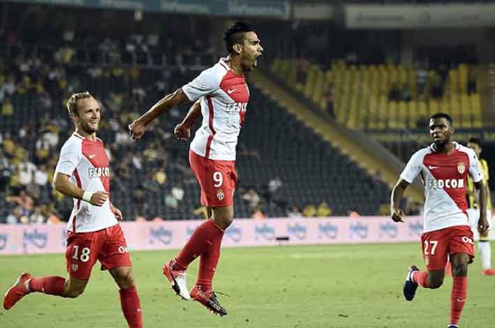 Radamel Falcao volvió a jugar con el Mónaco y en su regreso marcó gol.
