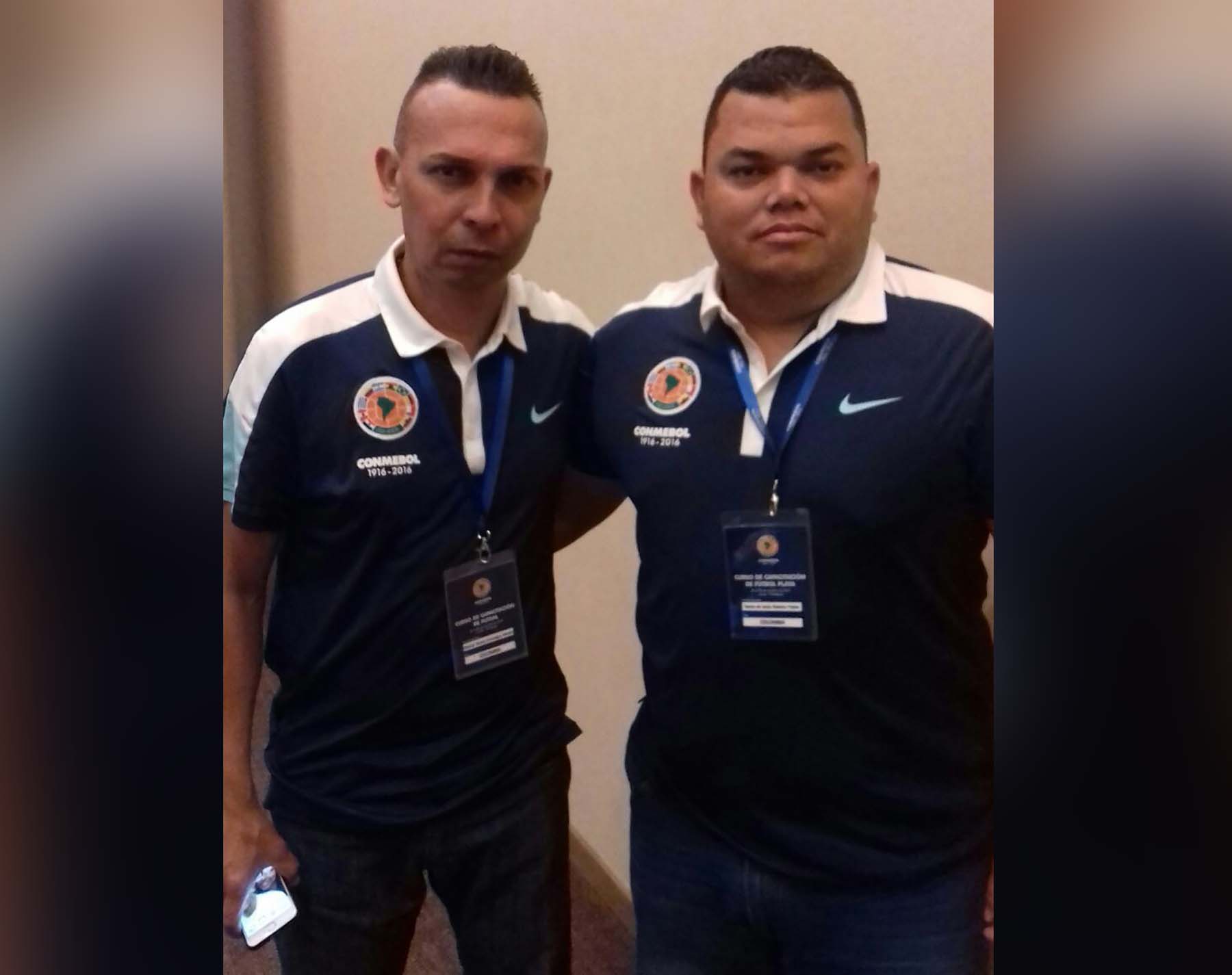 El adiestrador samario Renso Modela (derecha)se encuentra actualmente en Asunción (Paraguay) junto Osman Fonnegra adiestrador de la tricolor futsal (izquierda).