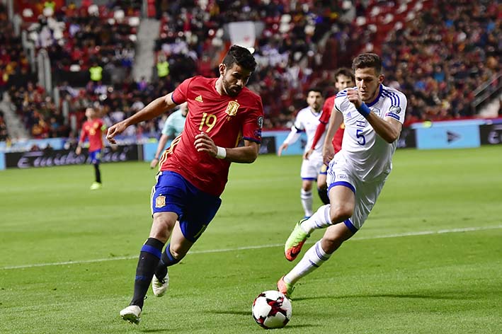 Diego Costa, durante el partido ante Israel.  Foto AP