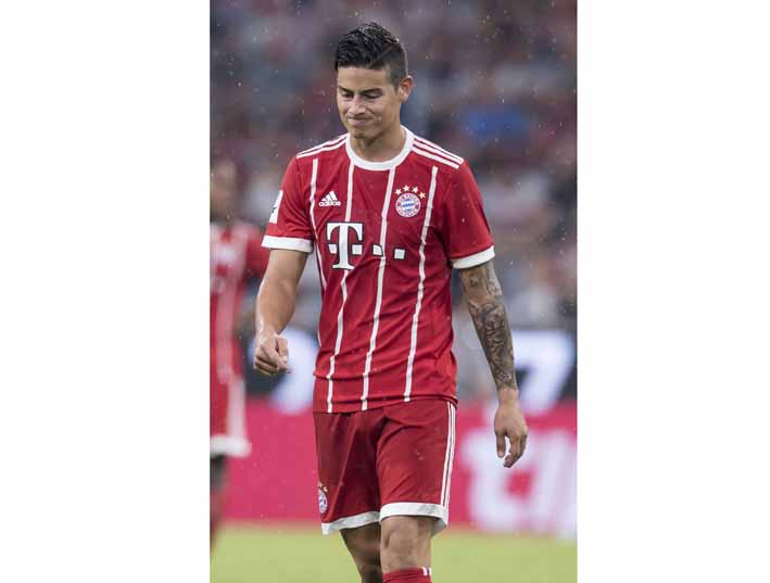 James Rodríguez salió con una aparente molestia física del partido en el que Bayern Múnich perdió 0-3 con Liverpool en la Audi Cup.James Rodríguez salió con una aparente molestia física del partido en el que Bayern Múnich perdió 0-3 con Liverpool en la Audi Cup.