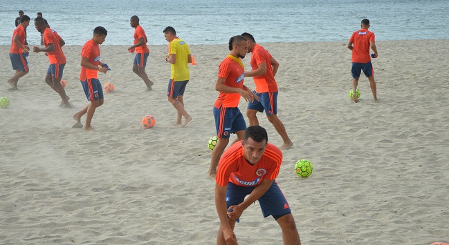 La Selección se prepara en la playa de los cocos.
