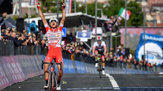 El italiano Fausto Masnada del equipo Androni Giacattoli, se ha impuesto en la sexta etapa del Giro de Italia. Foto EFE