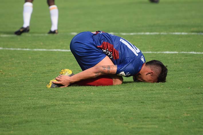 Ricardo Márquez sufrió una fractura en el quinto metatarsiano de su pie izquierdo, lo cual lo tendrá por fuera de las canchas alrededor de dos meses.