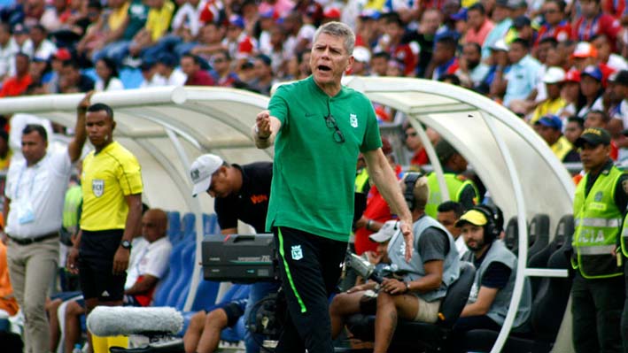 El entrenador brasilero ha estado en el centro de las críticas por la pronta eliminación de su equipo en los cuadrangulares finales de la Liga Águila. Foto: Revista Marca