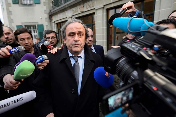 El exjugador y presidente de la Uefa, Michel Platini es acusado de corrupción.