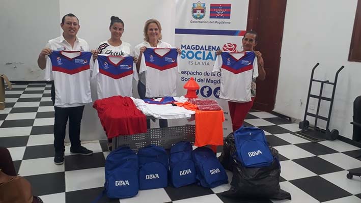 Indeportes Magdalena le entregó la dotación a las niñas de la Selección del departamento, para la participación en el zonal nacional a desarrollarse en Barranquilla.