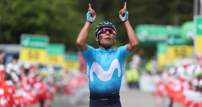 El ciclista Nairo Quintana se prepara para la llegada de los pirineos en el Tour de Francia.