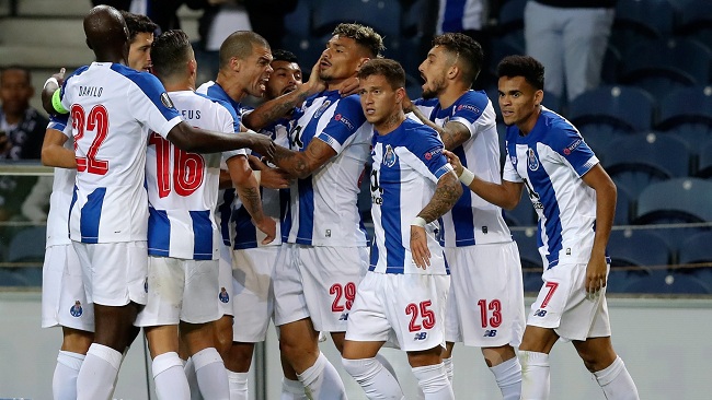 Porto con los colombianos Luis Díaz y Mateus Uribe debutó con triunfo en la Europa League ante el Young Boys 2-1.