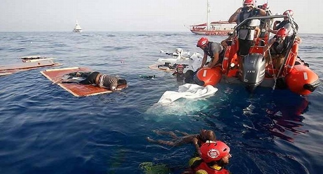La Guardia Costera italiana ha rescatado a unos 180 inmigrantes en aguas del Mediterráneo central y ahora se dirige hacia Malta para desembarcar en un puerto seguro a estas personas.