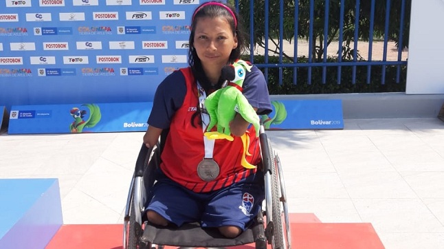 Virgelina Contreras, ganadora de dos medallas de bronce en natacion de los Juegos Paranacionales.