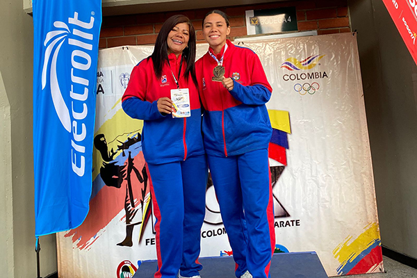 Valentina Ojeda samaria quién se impuso en el torneo nacional el pasado fin de semana. 