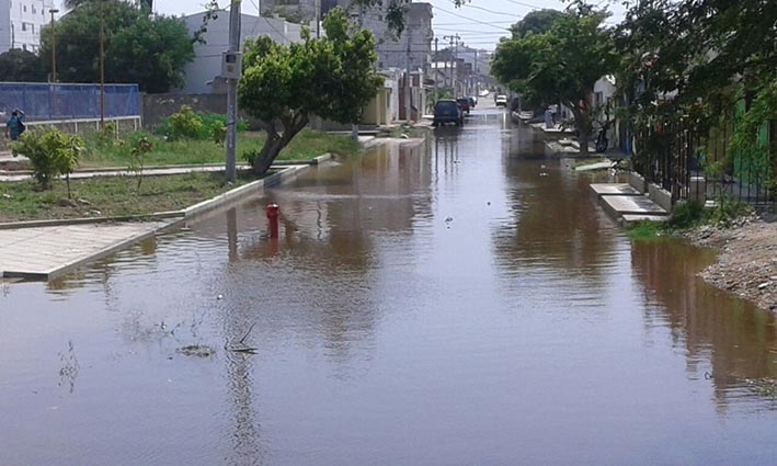 El barrio Arriba también sufre cuando el afluente recibe más agua de la que debe mantener en su cauce.