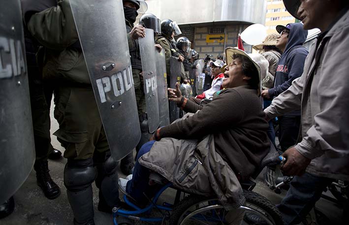 Discapacitados durante la protesta.