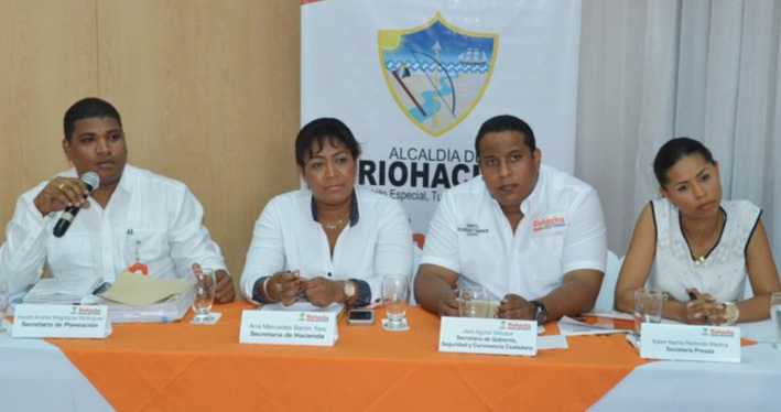 Mesa principal conformada por: Kendri Magdaniel, Ana Barón Toro, Ronald Gómez y Karen Karina Redondo Medina.