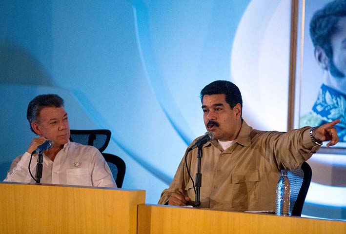 Maduro enfrenta este proceso en medio de una compleja crisis económica dominada por una desbordada inflación de tres dígitos y severos problemas de escasez que han golpeado la popularidad del gobierno.