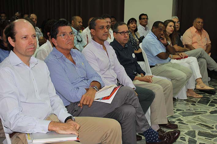 En el evento participaron los presidentes de las compañías fundadoras, el director del Centro, la directora de Fundesarrollo, Laura Cepeda y el director del Centro de Estudios Económicos Regionales.