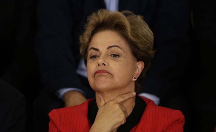 Tras la comparecencia de Rousseff, el Senado abrirá una sesión de debates y, entre el martes y el miércoles procederá a la votación definitiva.