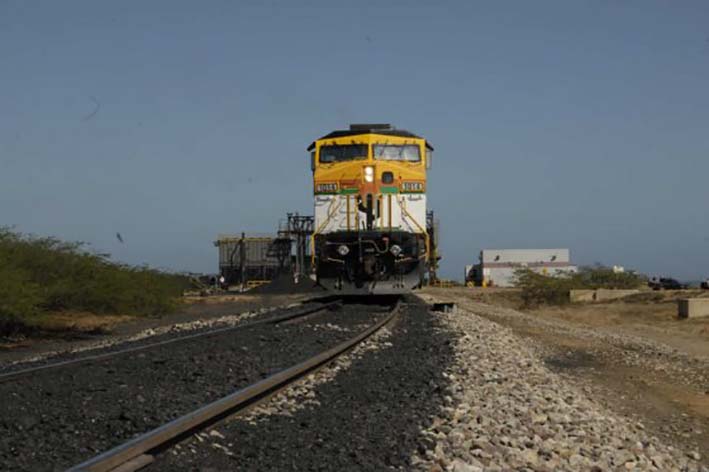 Corpoguajira toma medidas en contra de polvillo de carbón producto de operaciones de Cerrejón.