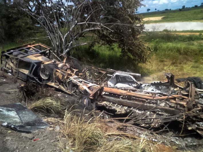El accidente se produjo la noche del jueves en un sector de la carretera, que enlaza la capital del estado de Bolívar, en el extremo sureste del país. 