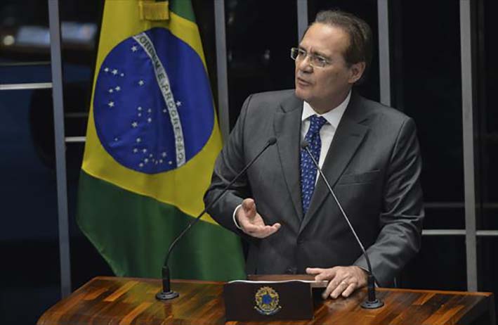 El presidente del Senado de Brasil, Renan Calheiros, fue suspendido por un juez del Tribunal Supremo.