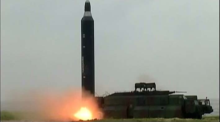 La prueba del motor cohete fue hecha en momentos en que el secretario estadounidense de Estado visita China