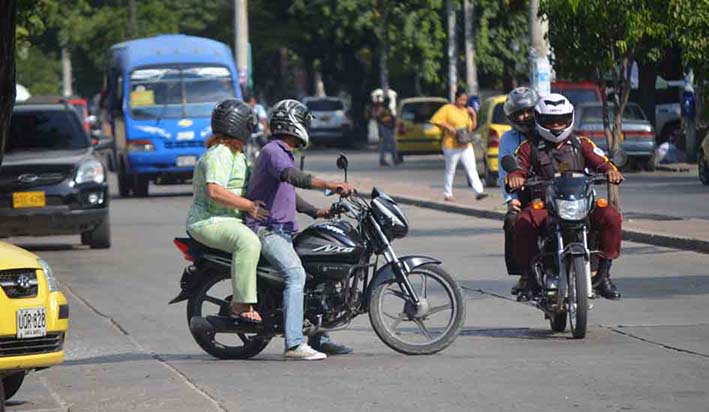 Las motocicletas se han convertido en un medio de transporte ideal para las grandes ciudades, por su uso liviano. 