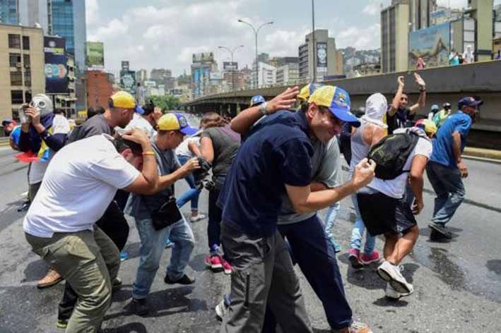 La red Acción por la Vida, con el apoyo de otras 30 ONG, consignó un manifiesto en el que pide garantizar la vida de los venezolanos ante la "ausencia de políticas efectivas".