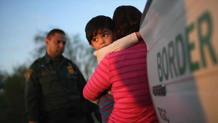 Niños entre 5 y 17 años de edad  fueron separados de sus padres en la frontera.