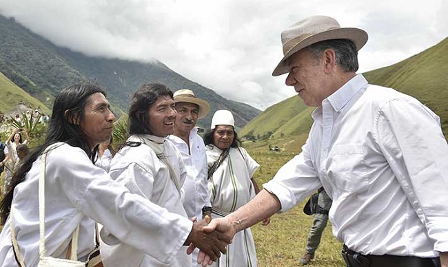 El Presidente Santos se comprometió a que antes de su mandato firmaría el decreto de ampliación de los puntos sagrados para las comunidades de la Sierra.