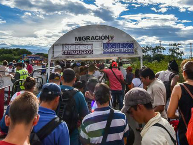 Según datos facilitados este martes por Naciones Unidas, un total de 2,3 millones de venezolanos han huido del país desde 2014, dirigiéndose principalmente a Colombia, Ecuador, Perú y Brasil.