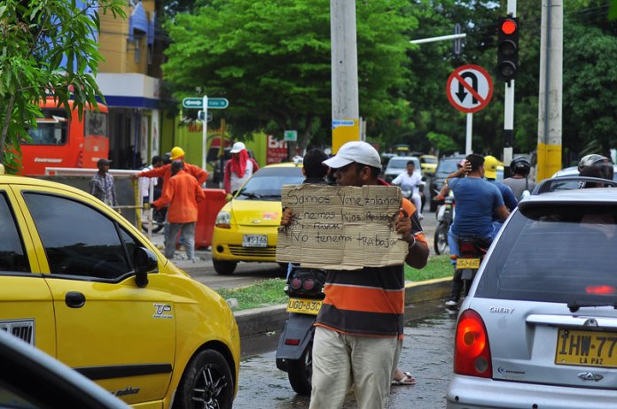 Un 30 % de la población venezolana que llega a Valledupar se dedica a limpiavidrios y a la mendicidad.