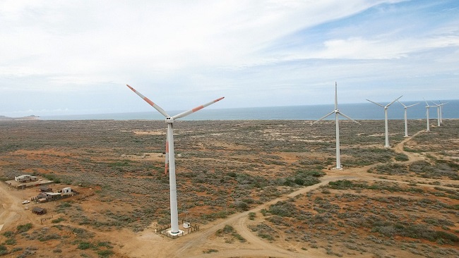 Generadoras del Parque Eólico Jepírachi, infraestructura que aporta 19 kw al sistema eléctrico nacional, en la Alta Guajira. Foto EFE.