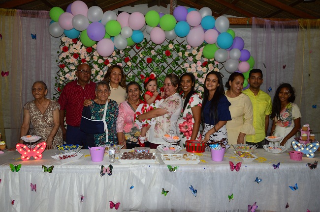 Elisa Margarita González celebró su cumpleaños No. 1 rodeada de sus seres queridos.