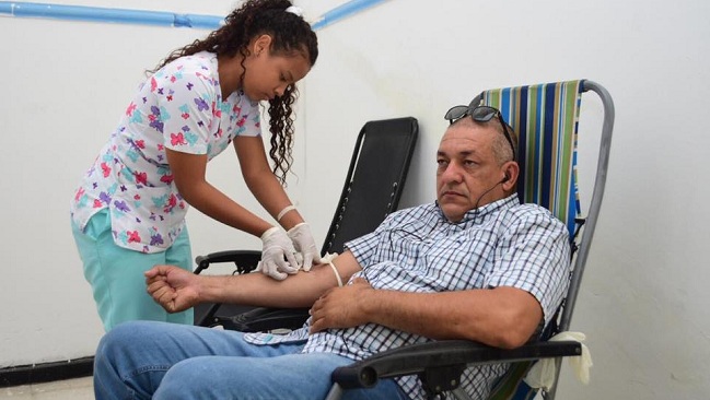 Ciudadanos cumplieron con la labor y se desplazaron hasta el hospital a donar su sangre.