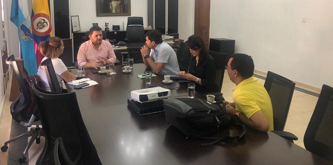 En un encuentro del alcalde Rafael Martínez  con el viceministro de agua, José Luis Acero, nuevamente trabajaron en el tema para continuar con la solución definitiva a los problemas de acueducto y alcantarillado de Santa Marta. 