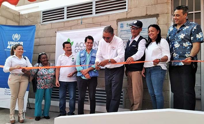 Aspecto de la inauguración realizada en el municipio de Maicao, en presencia del alcalde José Carlos Molina, jefe de oficina de Acnur Federico Sarsele, jefe de base de ACH Martín Hoyos Barón, funcionarios de la personería.
