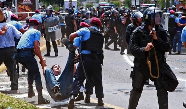 La represion policial ha aumentado en las últimas manifestaciones.