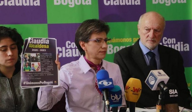 Claudia López, aspirante a la alcaldía de Bogotá, denuncia prácticas irregulares contra su campaña.
