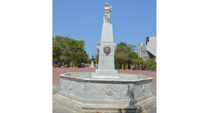 Monumento a ‘Perséfone y las cuatro razas’, mejor conocida como ‘Fuente de las Cuatro Caras’, ubicada en el parque de Bolívar, frente a la Alcaldía Distrital.