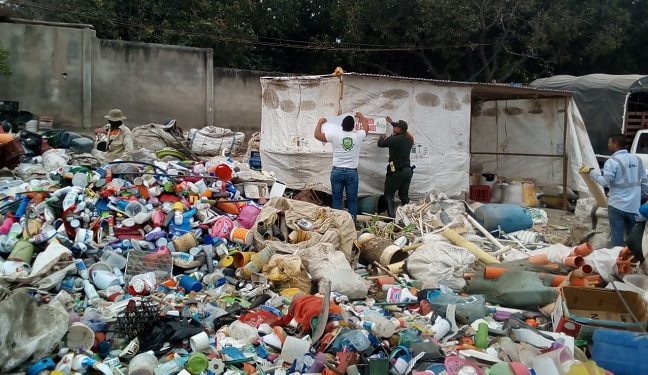 Tras varios operativos de control y vigilancia, fue sancionado el centro de acopio de la  Asociación de Recicladores del Magdalena y Colombia, a la cual también le fueron suspendidas sus acciones como medida preventiva.