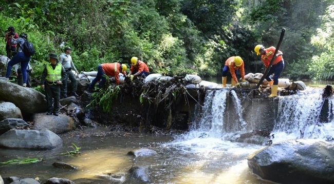En Minca han encontrado talanqueras que impiden que el agua del afluente, que atraviesa este corregimiento y que baja a la ciudad, no llegue a la planta de tratamiento El Roble. 