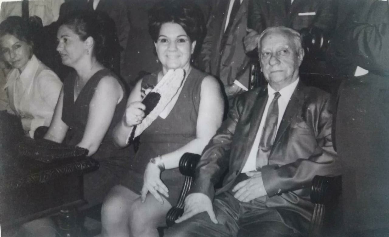 Silvia Mercedes Vives Campo, junto a su padre, José Benito Vives De Andréis.