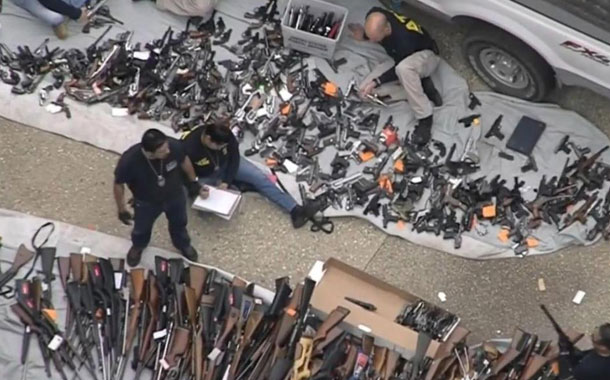 Las autoridades recibieron información anónima de que un sospechoso estaba fabricando y vendiendo armas de fuego ilegales