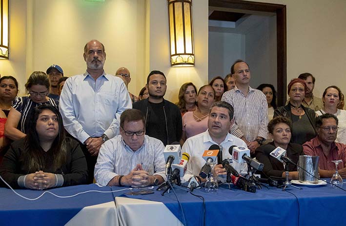 Durante una conferencia de prensa en Nicaragua, líderes universitarios y políticos anunciaron un paro nacional para el jueves en demanda de la libertad de todos los presos políticos. Foto: EFE