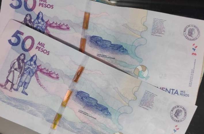 Billetes falsos de 50 mil pesos, están circulando en Fonseca.