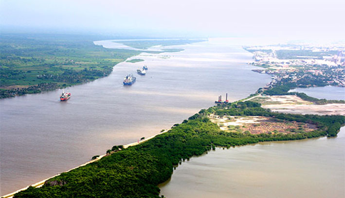 Debido a la acumulación de sedimento en el sector de Bocas de Ceniza, en el canal de acceso al puerto de Barranquilla, se ha generado el desvío de dos buques que iban a ingresar al canal navegable.
