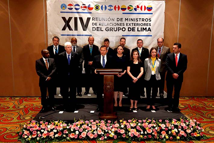 El Grupo de Lima instó este jueves a la comunidad internacional a "tomar acciones" contra el "régimen ilegítimo" y "dictatorial" de Nicolás Maduro ante la creciente crisis humanitaria que vive Venezuela.