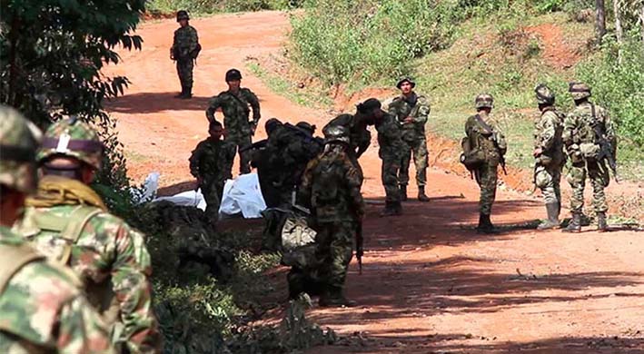 Los atacantes accionaron explosivos al paso de la patrulla que se desplazaba por una carretera que comunica al municipio de Tame con Hato Corozal, en el vecino departamento del Casanare