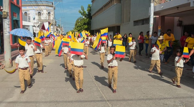 En el desfile del 20 de julio solo participaron dos instituciones en Ciénaga.